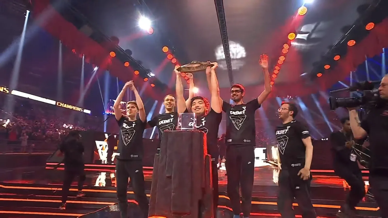 Team Spirit官宣2025赛季阵容不变，DOTA2王者之师剑指三连冠